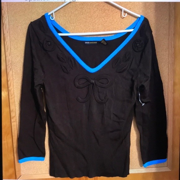 NWOT sweater with bows - Picture 1 of 4